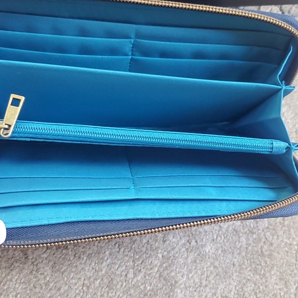 NWT TRAVELON  RFID ID PROTECTING WRIST PURSE/WALLET - Picture 7 of 8